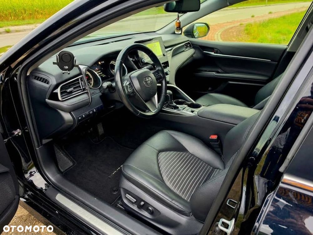 Toyota Camry 2.5 Hybrid Executive CVT - 14
