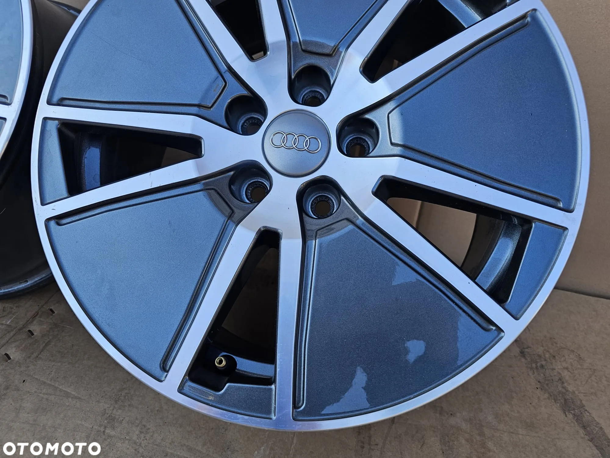 (F127) Audi OE S-Line A4 B9 A6 S6 C8 / 8W0601025G /  7,5Jx17 ET38 5x112 - 7