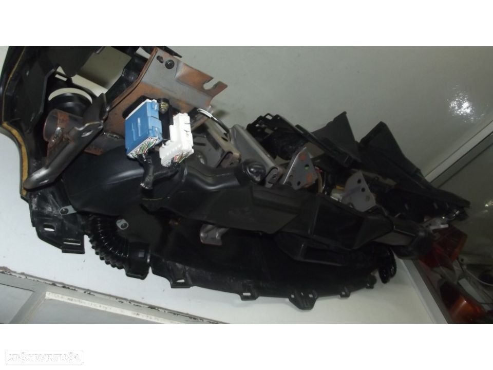 Mazda MX 3 tablier c/acessorios - 4