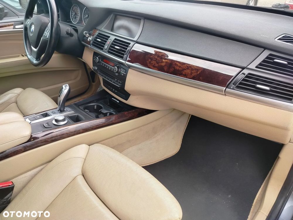 BMW X5 xDrive48i Edition 10 Jahre - 30