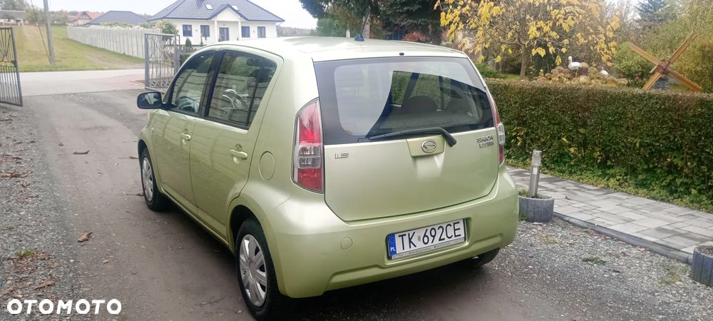 Daihatsu Sirion - 2