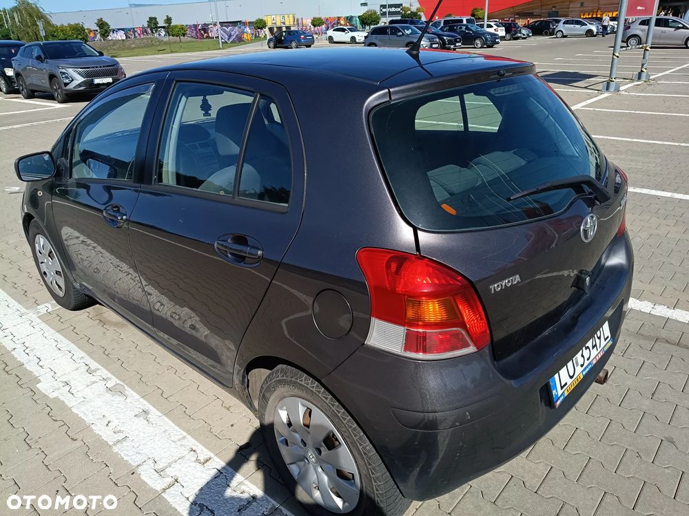 Toyota Yaris 2009 photo 3