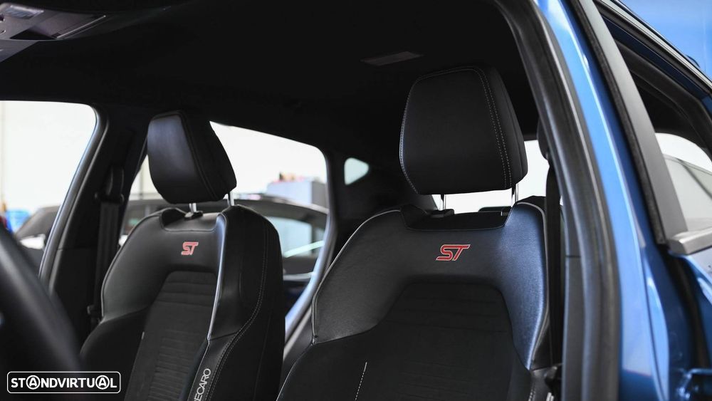 Ford Fiesta 1.5 EcoBoost S&S ST X - 39