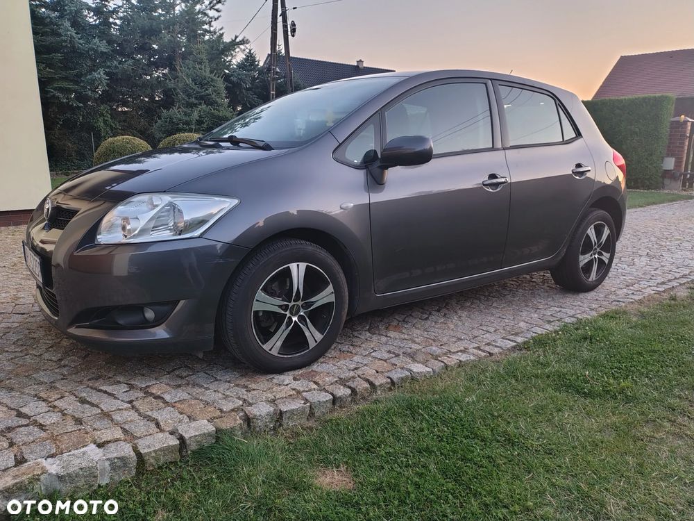 Toyota Auris 1.6 VVT-i Team - 1