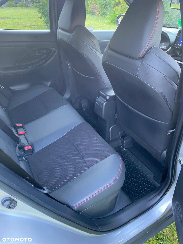 Toyota Yaris - 12