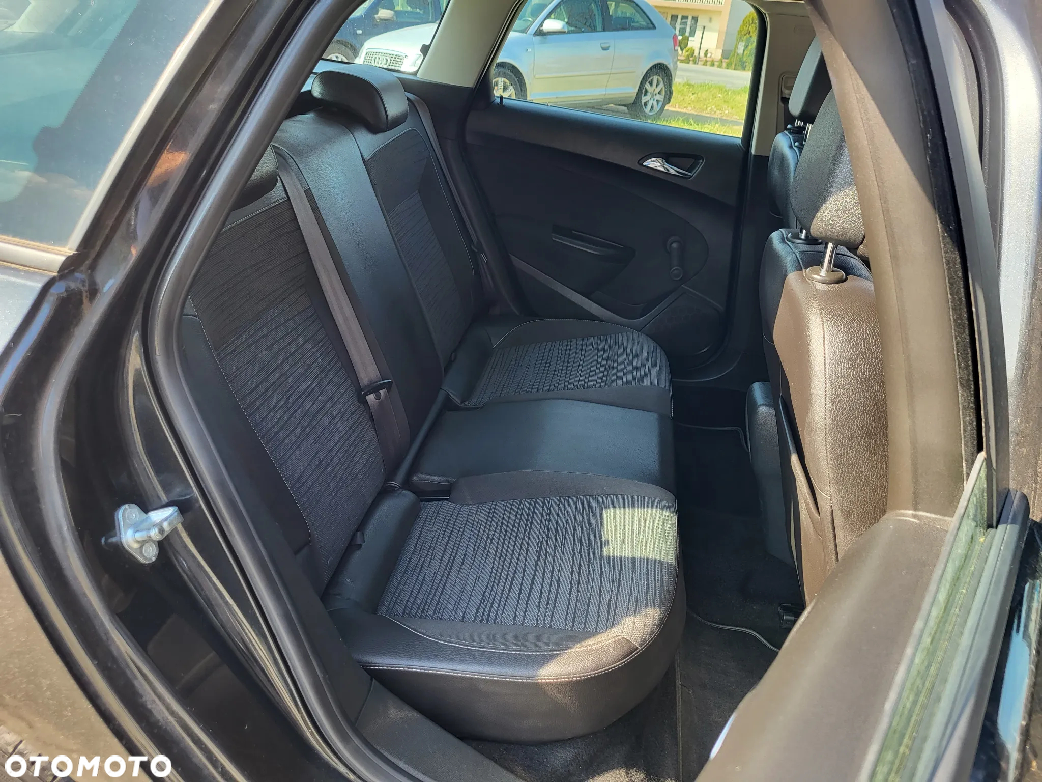 Opel Astra IV 1.4 T Cosmo - 23
