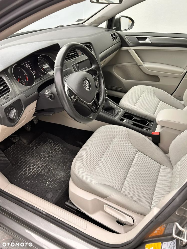 Volkswagen Golf VI 1.6 TDI BlueMot Comfortline - 5