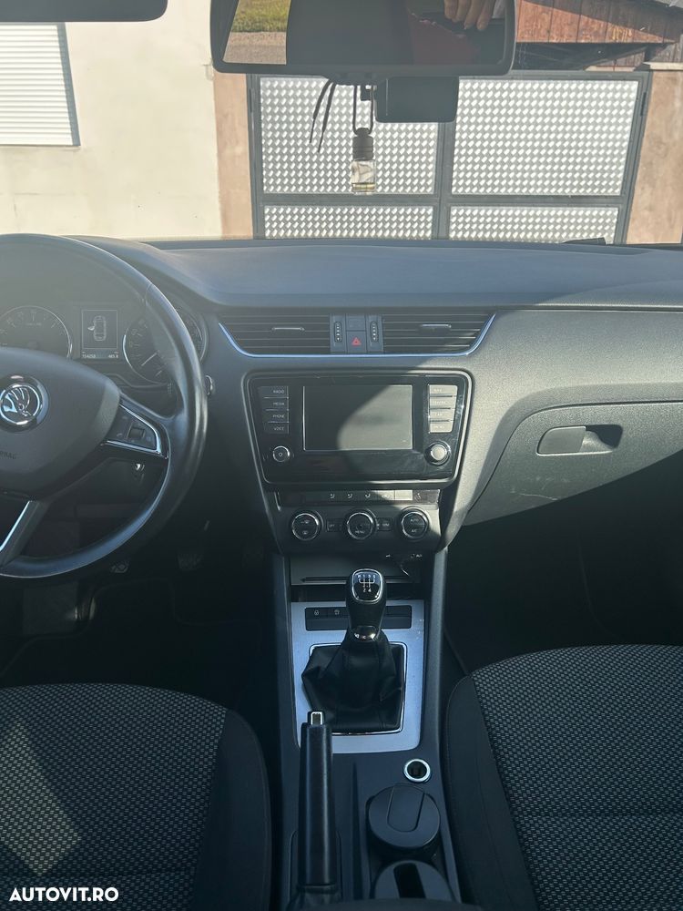 Skoda Octavia 1.6 TDI (Green tec) Active - 6