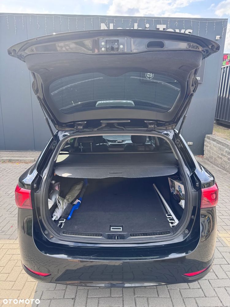 Toyota Avensis 2.0 D-4D Premium - 19
