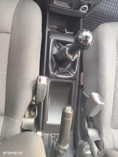 Chevrolet Aveo - 11