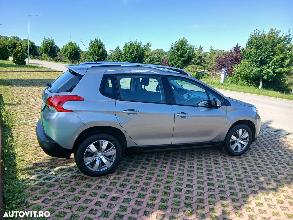 Peugeot 2008 1.2 VTi Allure - 3