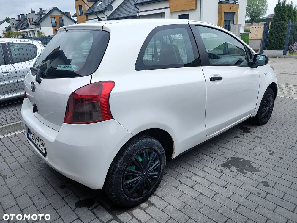 Toyota Yaris - 4