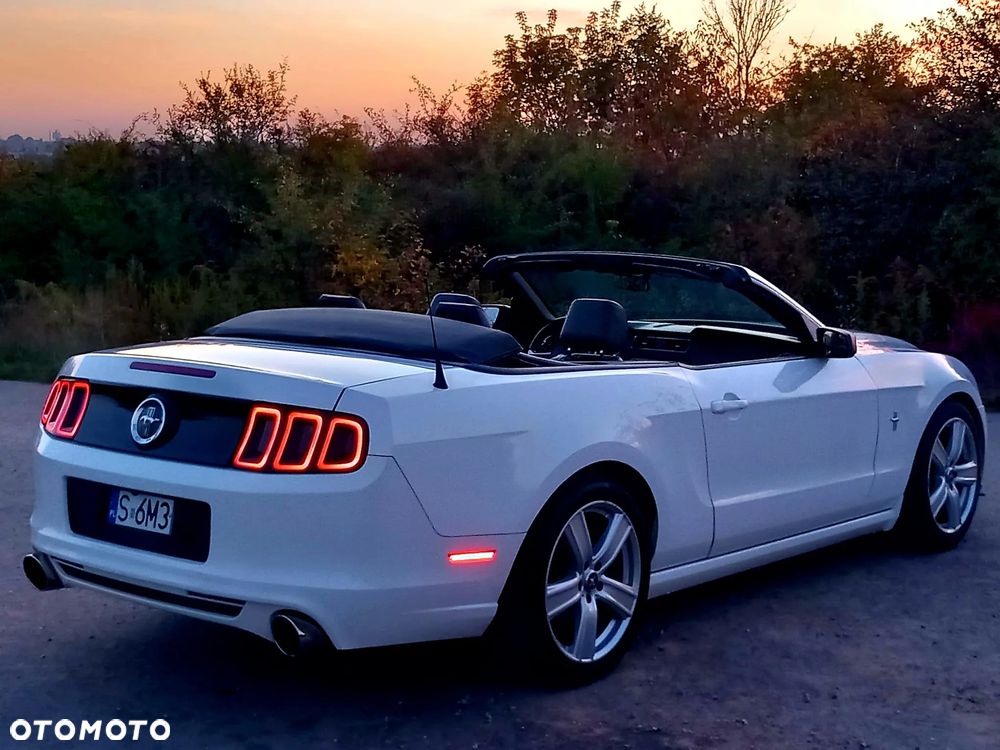 Ford Mustang 3.7 V6 Premium - 23