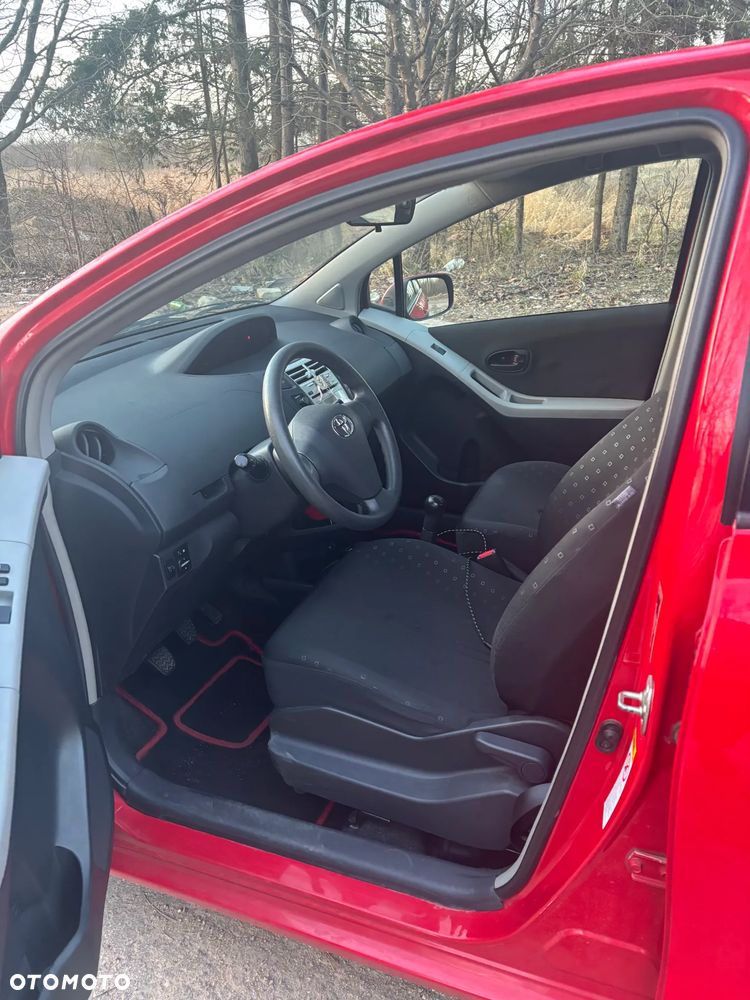 Toyota Yaris - 11