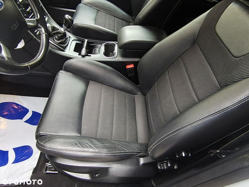 Ford S-Max 2.0 TDCi DPF Titanium - 28