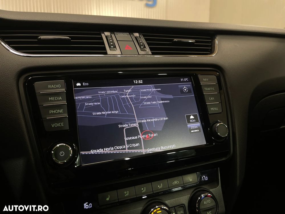 Skoda Octavia 2.0 TDI DSG RS - 15