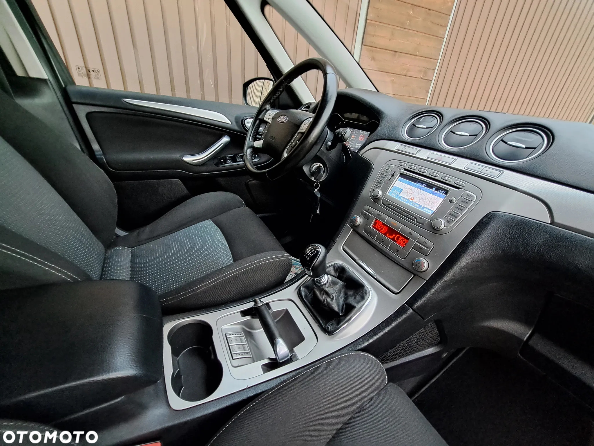 Ford S-Max 2.0 TDCi Titanium - 24