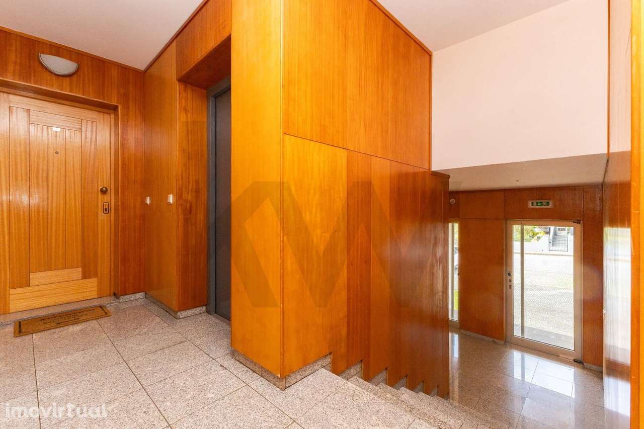 Apartamento T2+1 com garagem fechada - Grande imagem: 2/25