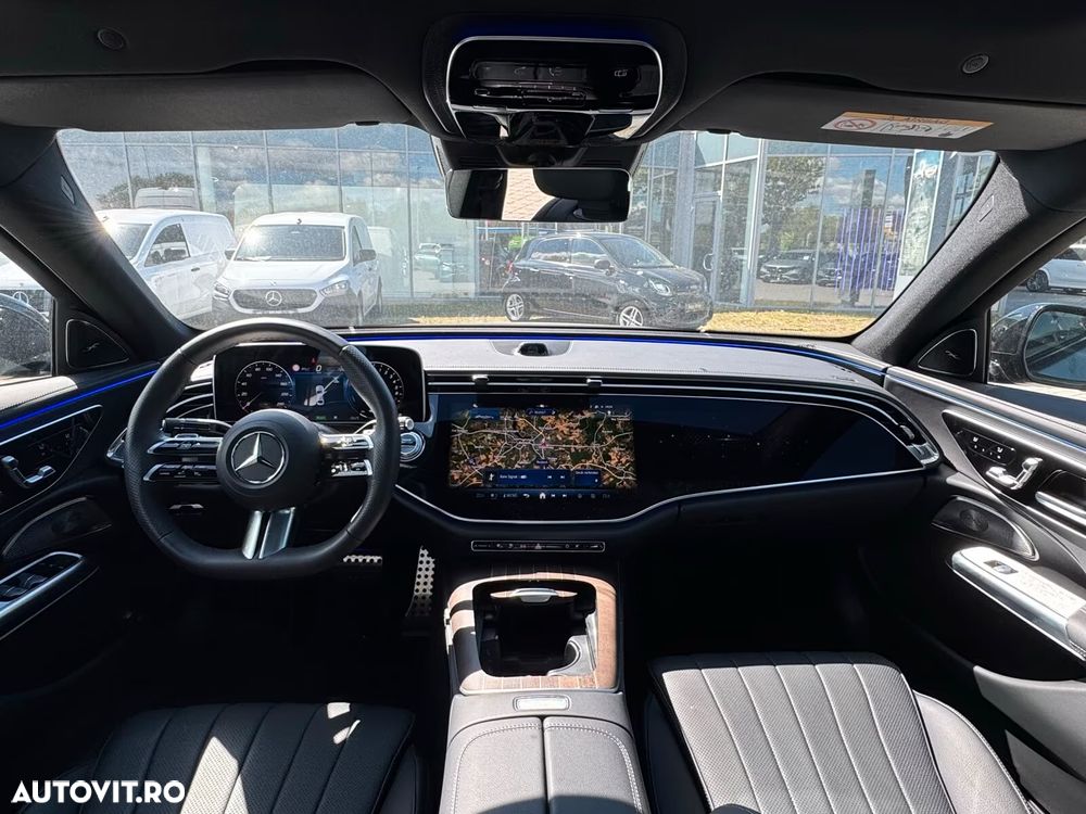 Mercedes-Benz E 300e 4Matic 9G-TRONIC AMG Line NIGHT Edition - 11