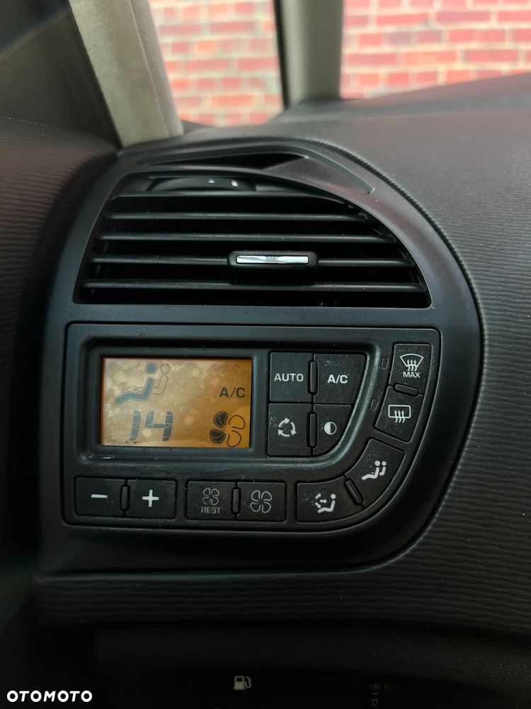 Citroën C4 Picasso - 24