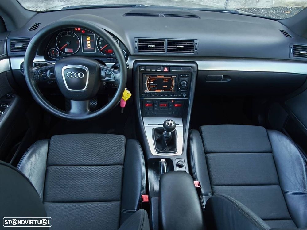 Audi A4 2.0 TDI S-line - 8
