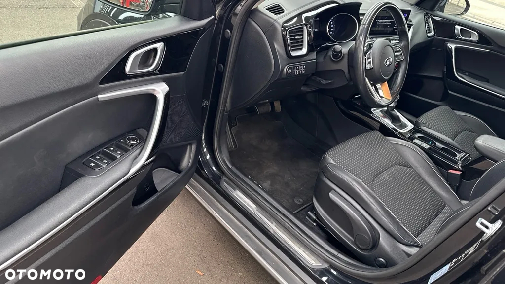 Kia XCeed - 8