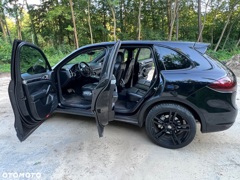 Porsche Cayenne S - 16
