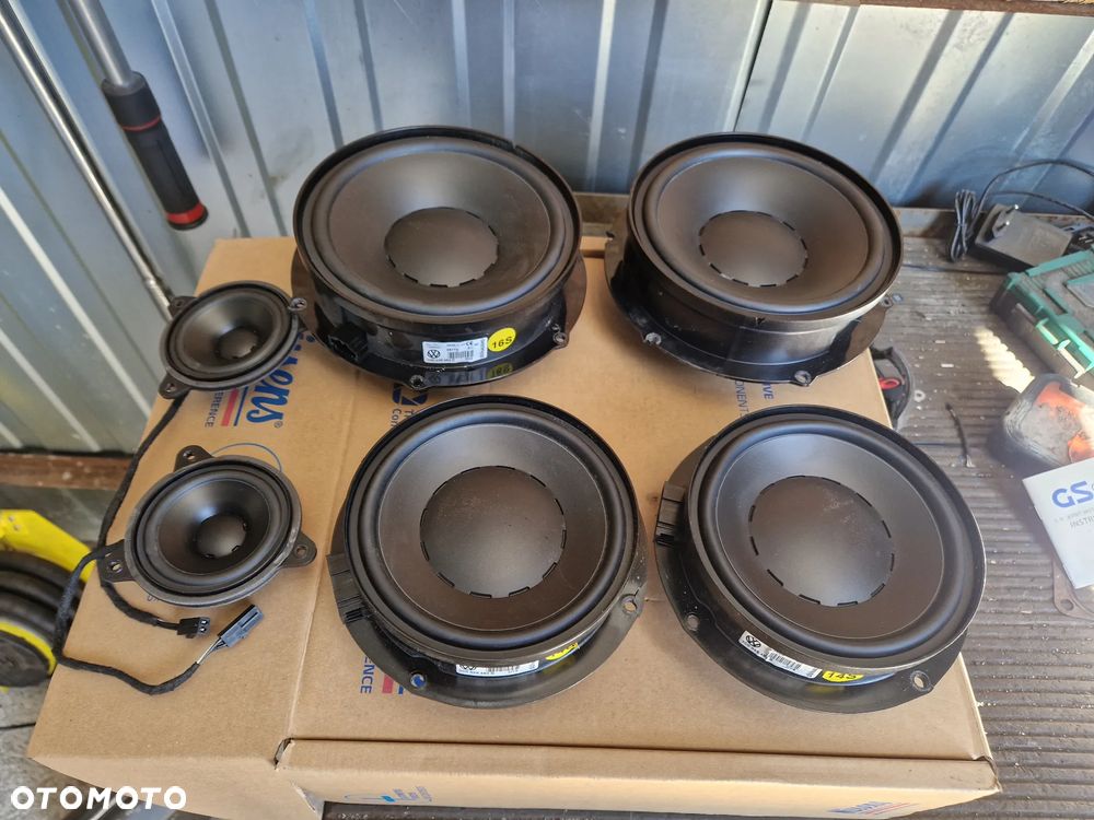 VW Passat B8 Zestaw głośników DYNAUDIO - 1