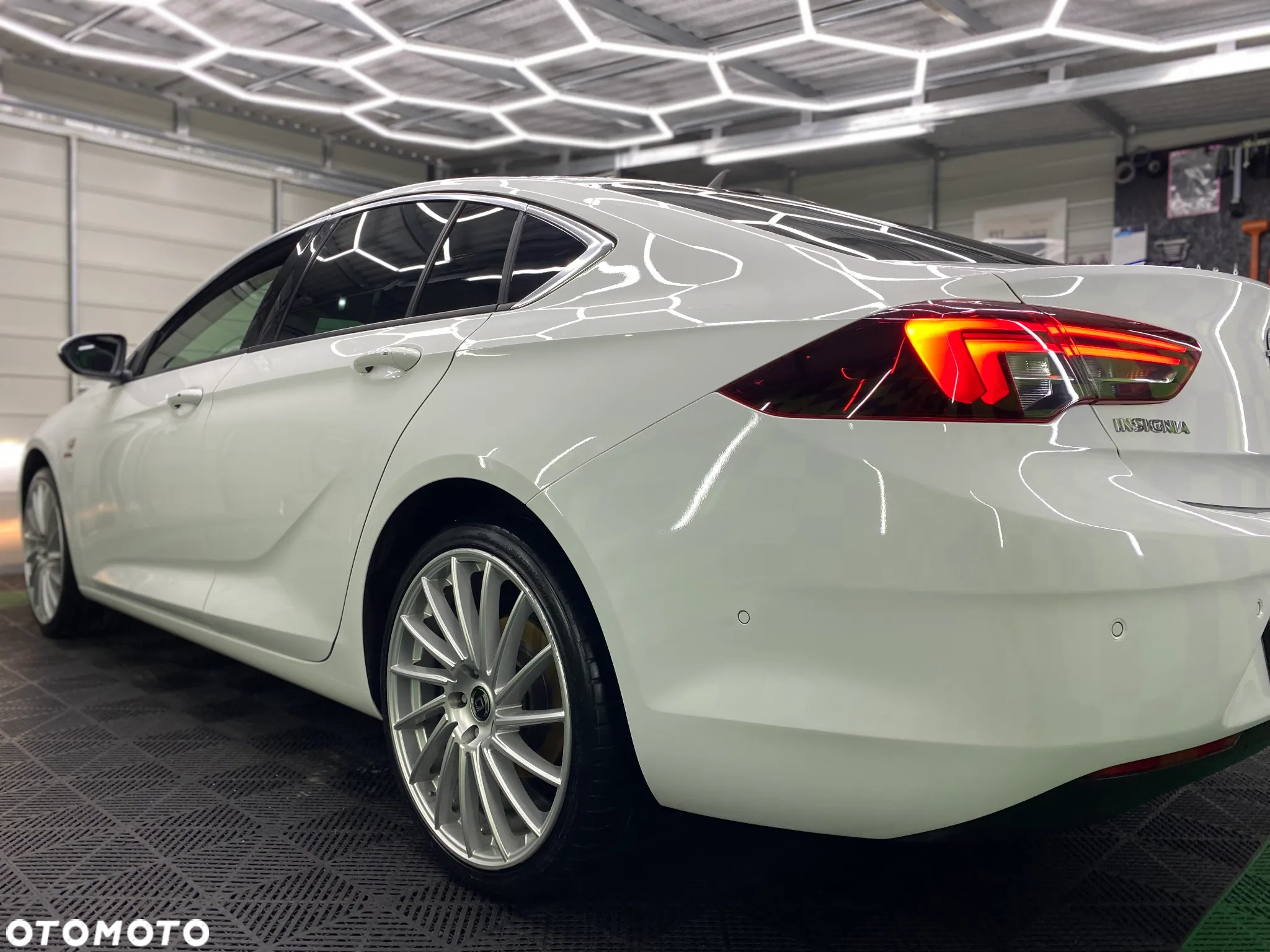 Opel Insignia - 32