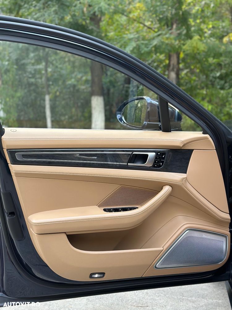 Porsche Panamera 4S - 9