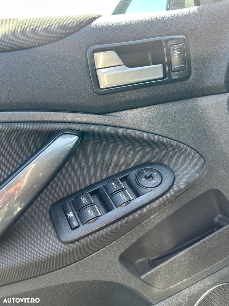 Ford Kuga 2.0L TDCi DPF Titanium - 11