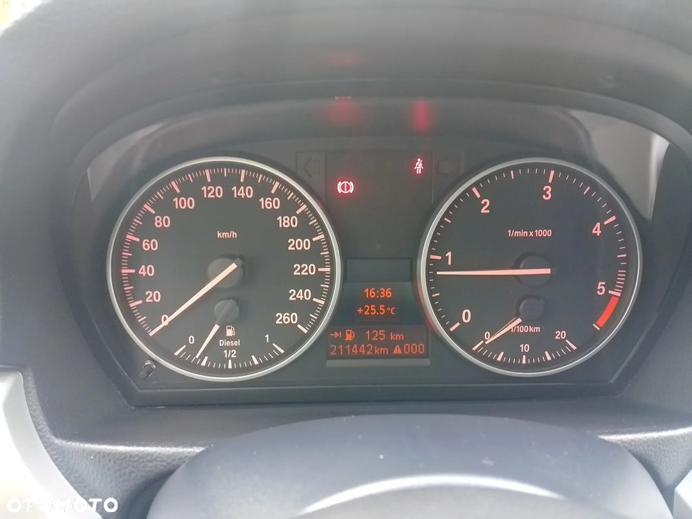 BMW Seria 3 318d DPF - 32