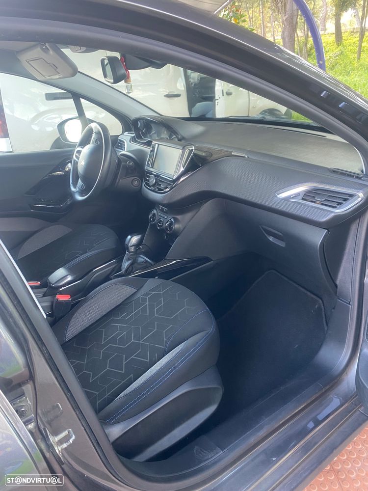 Peugeot 2008 1.2 PureTech Style - 11