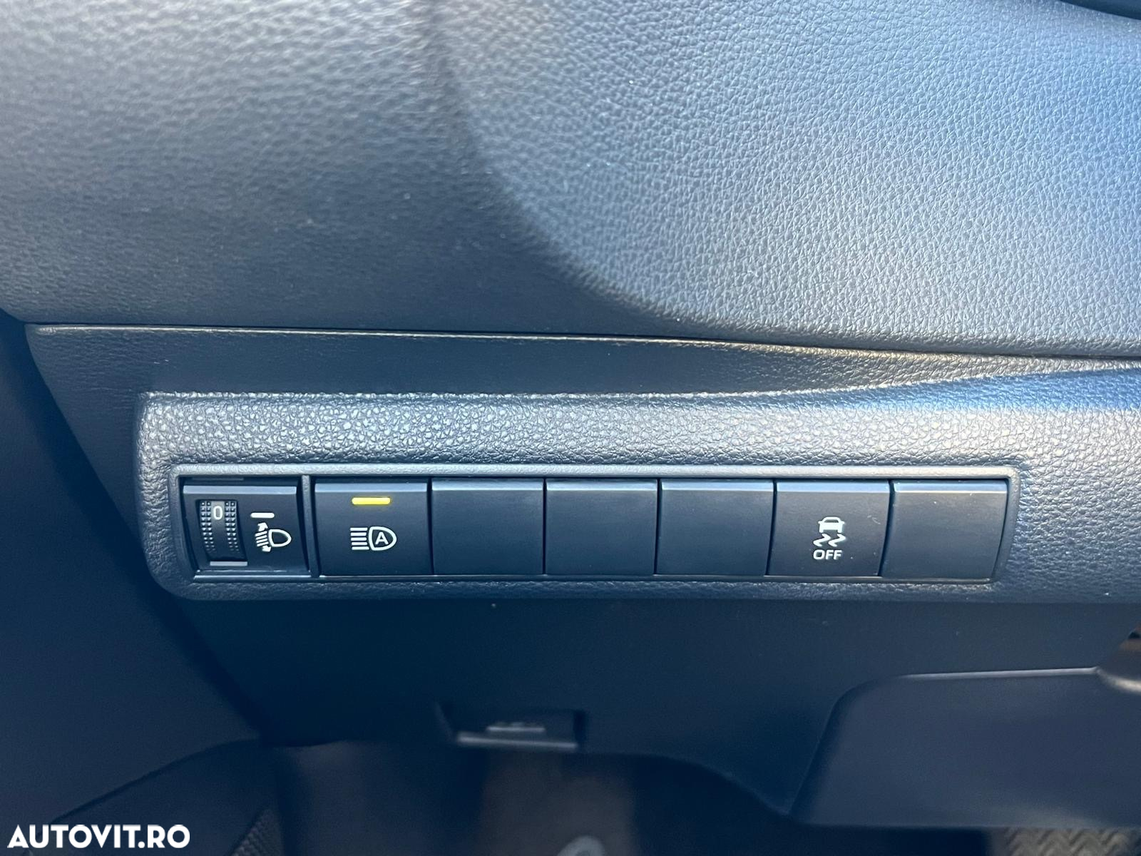 Toyota Corolla 1.8 HSD Dynamic - 12