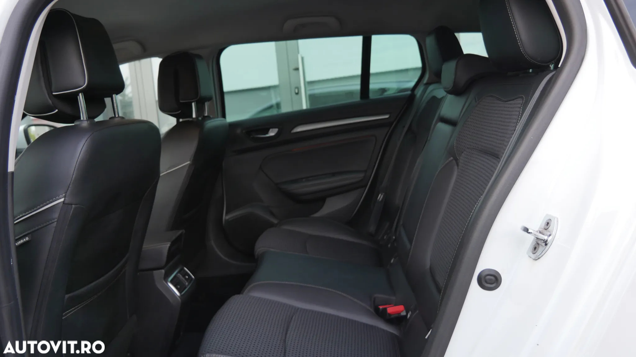 Renault Megane Grandtour TCe 140 GPF BOSE EDITION - 10
