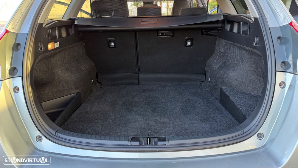 Toyota Auris Touring Sports 1.8 HSD Comfort +P.Techno+P.Sport - 33