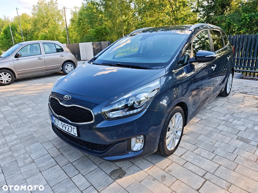 Kia Carens - 2