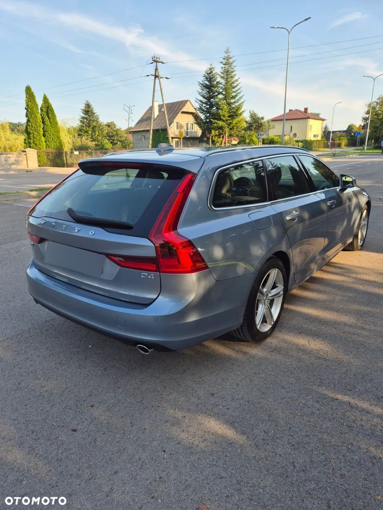 Volvo V90 D4 Momentum - 12