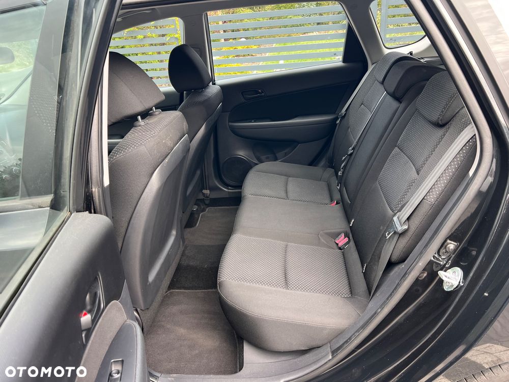 Hyundai i30 1.6 CRDi Comfort EU5 - 15