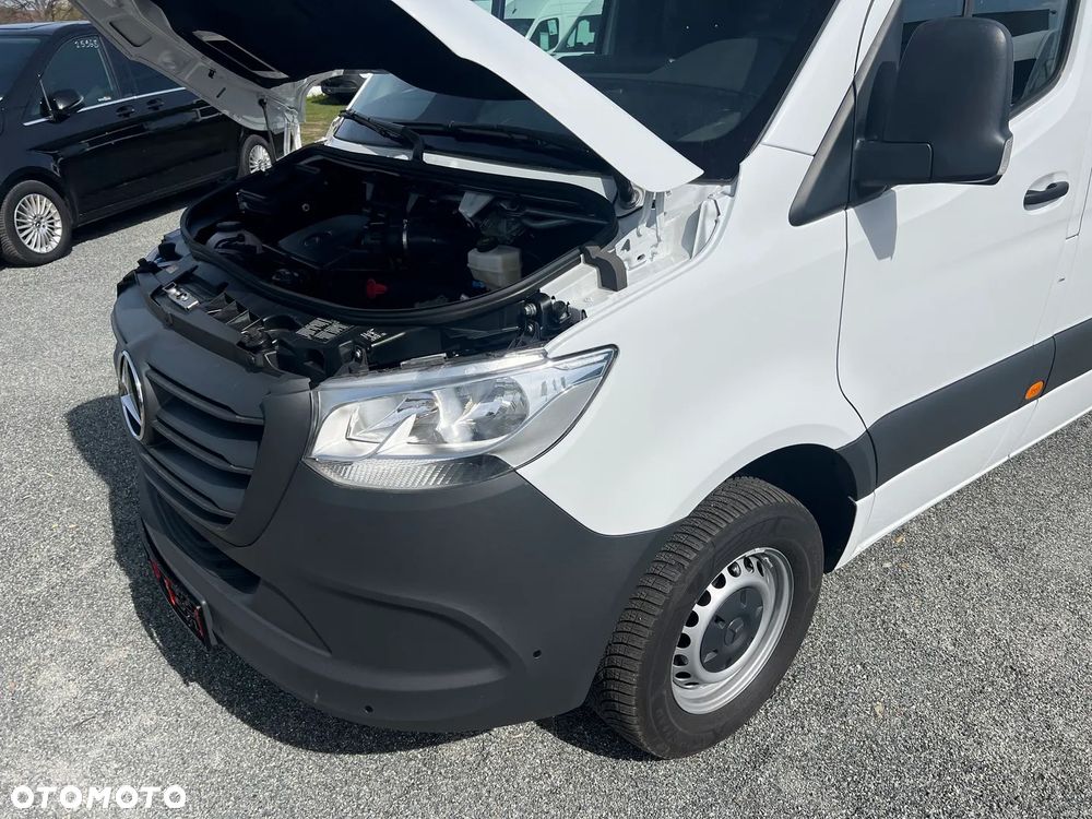 Mercedes-Benz Sprinter - 16