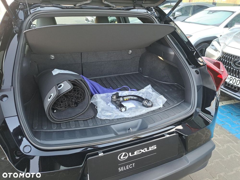Lexus UX - 24
