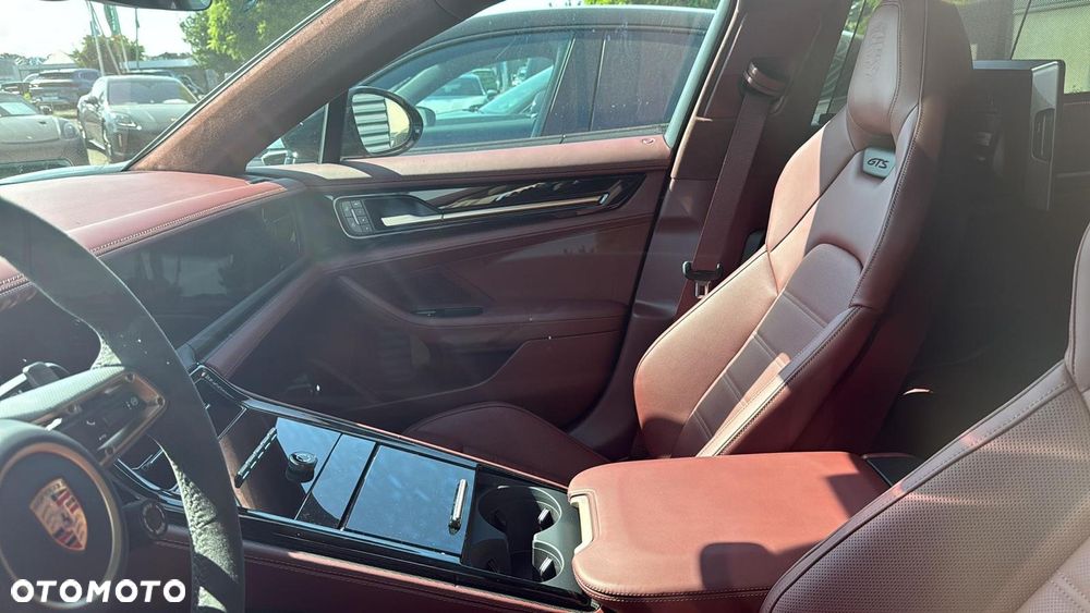 Porsche Panamera - 1