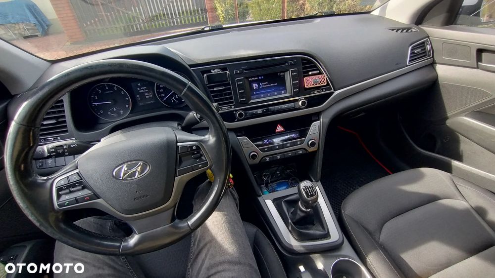 Hyundai Elantra 2017 photo 3