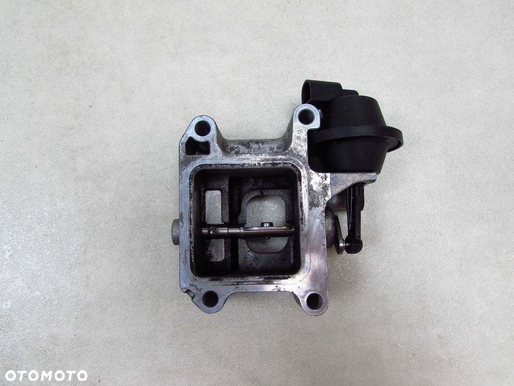 VOLVO C30 S40 V50 C70 II 2.0 D3 D4 ZAWOR EGR 503745010 5.03745.01.0 - 1