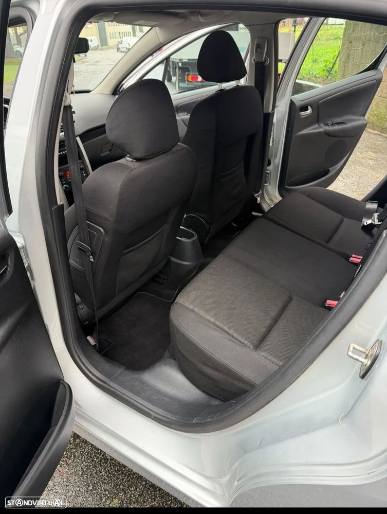 Peugeot 207 1.4 HDi Urban - 12