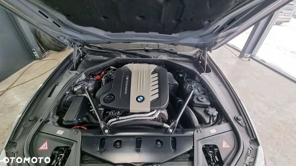 BMW Seria 5 M550d xDrive Sport-Aut - 24