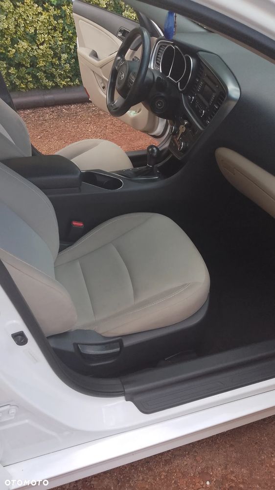 Kia Optima - 11