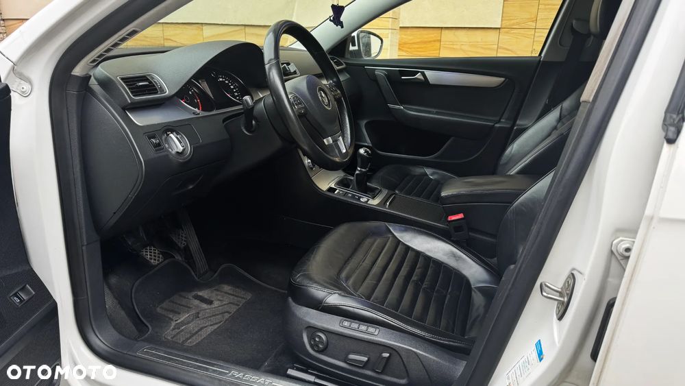 Volkswagen Passat 2.0 TSI Highline - 14
