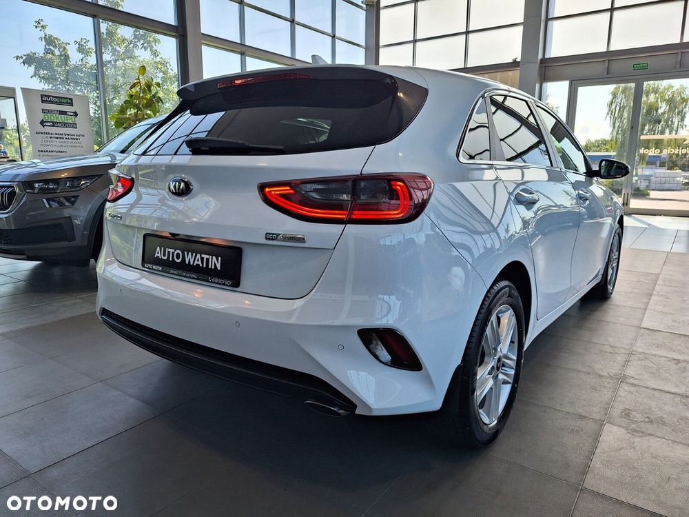 Kia Ceed 1.6 CRDi mHEV M - 16