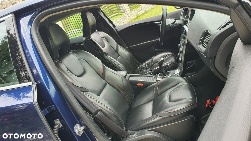 Volvo V40 D2 Drive-E Ocean Race - 8